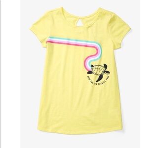 keyhole back graphic tee